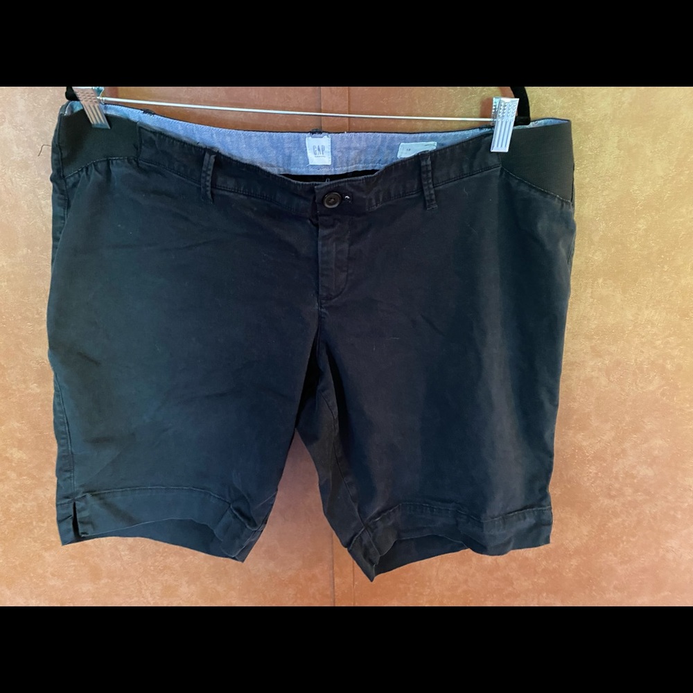 Gap Maternity shorts size 18 black